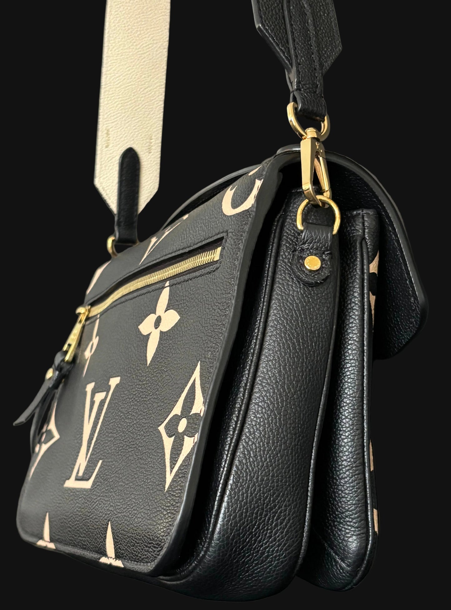 Louis Vuitton Pochette Métis Monogram Giant Empreinte Leather