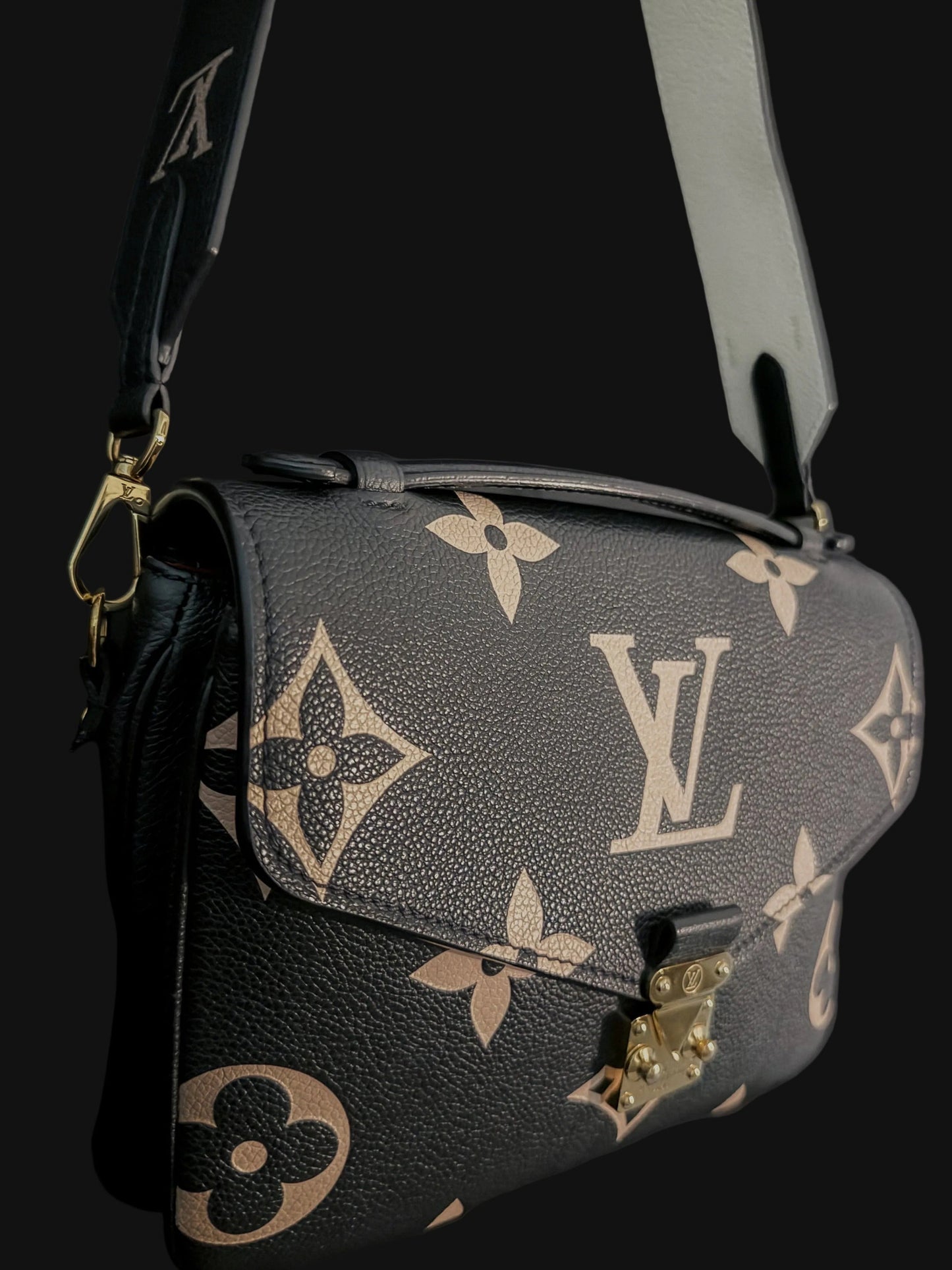 Louis Vuitton Pochette Métis Monogram Giant Empreinte Leather