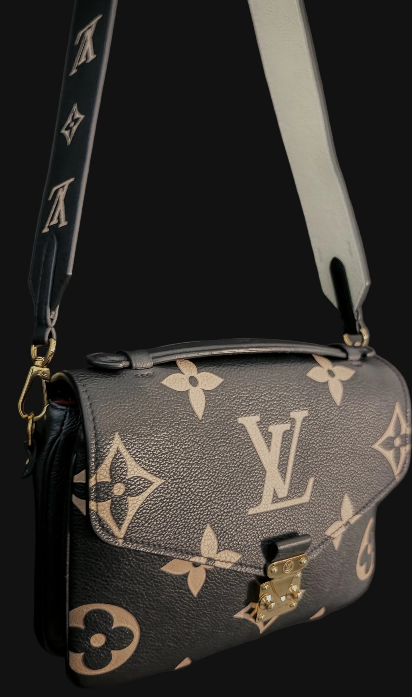 Louis Vuitton Pochette Métis Monogram Giant Empreinte Leather